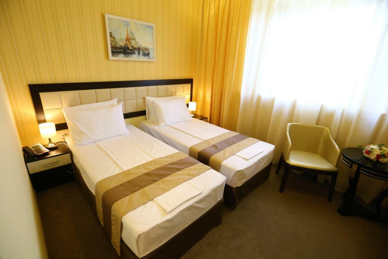 Best Western Plus Briston Otopeni Phòng bức ảnh