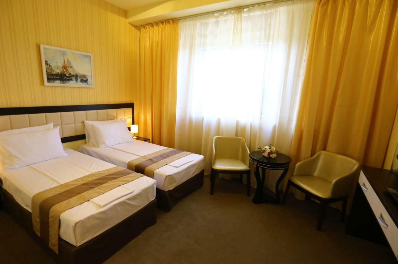 Best Western Plus Briston Otopeni Ngoại thất bức ảnh
